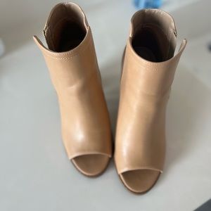 Size 7 Pink Lilly booties